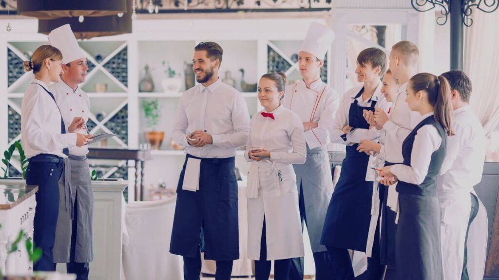 restaurant owners training staff how to ask for reviews
